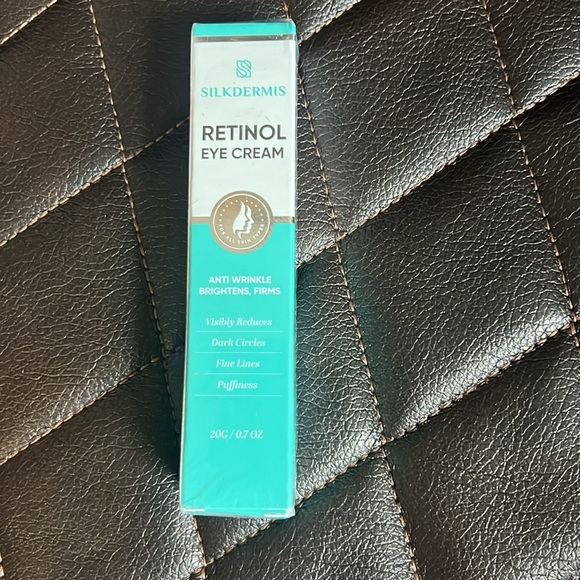 SILKDERMIS Retinol Eye Cream, Eye Cream for Dark Circles and Puffiness - Picture 2 of 4